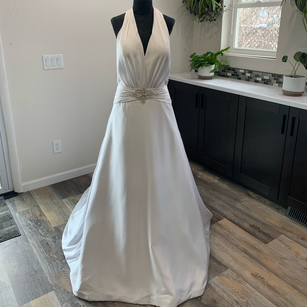 White Halter Wedding Gown Sz 8